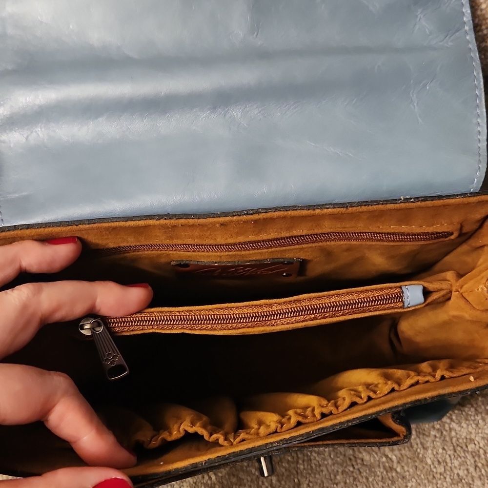 Patricia Nash "Leandra" Blue Tooled Leather Crossbody Bag w/ Embossed Flowers - Picture 8 of 15